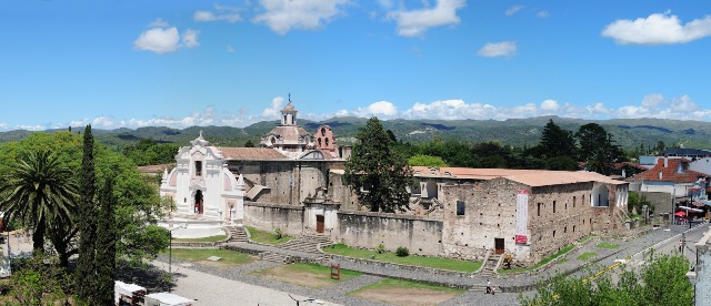 Estancia Jesuitica de Alta Gracia . Outward view of the Alta Gracia complex . Photo: Rafael Piñeiro and Rebeca Medina
