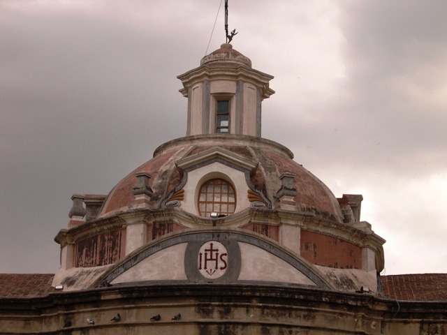 Estancia Jesuitica de Alta Gracia. Outward view of the dome of the parish church Our Lady of Mercy.. Photo: Rafael Piñeiro and Rebeca Medina