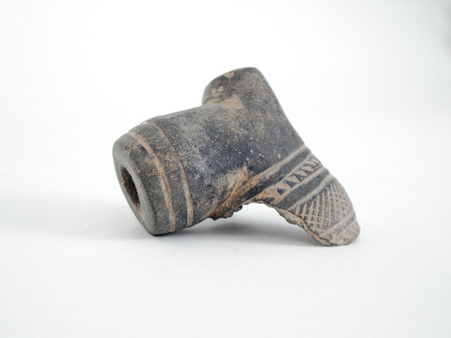 Estancia Jesuitica de Alta Gracia. A pipe of African manufacture found in the archaeological excavations made in the residence, Archive MNEJAGyCVL.. Photo: Rafael Piñeiro and Rebeca Medina
