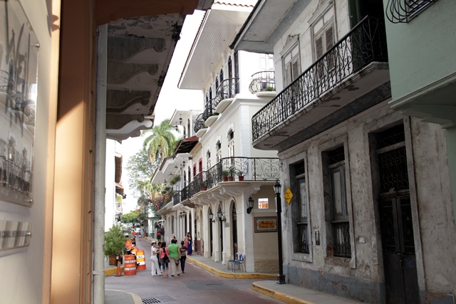 Distrito Histórico de Panamá. Calles del Casco Antiguo. Fotografía Luis Bruzón