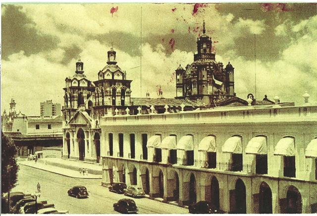 Cabildo Histórico ,  Foto histórica  con el Cabildo y la Catedral  . Fotografía suministrada por María Elena Ferreira