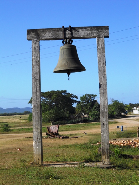 Valley of the Mills. Sugar mill bell conserved in original location. Photo: Nilson Acosta