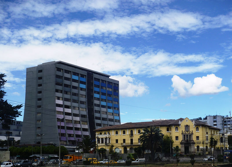 . Campus Pontificia Universidad Católica de Ecuador. 
