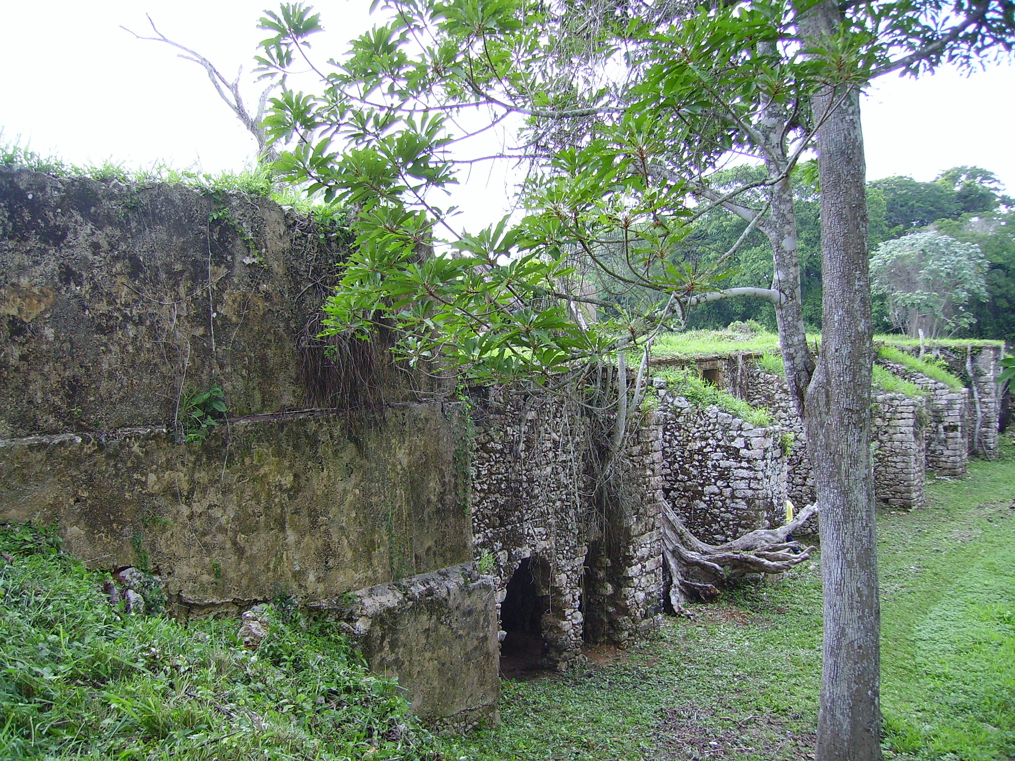 Ruins of Angerona sugar mill and coffee plantation.. Water deposits .. Photo: Nilson Acosta
