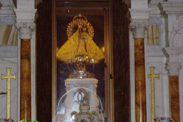 National Sanctuary of El Cobre. Details of the altar. Photo: Nilson Acosta
