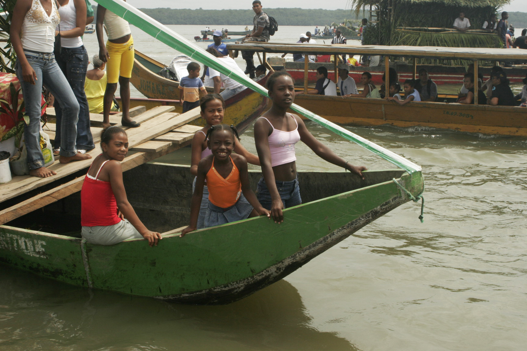 . Barcas en la procesión fluvial de San Martín. 