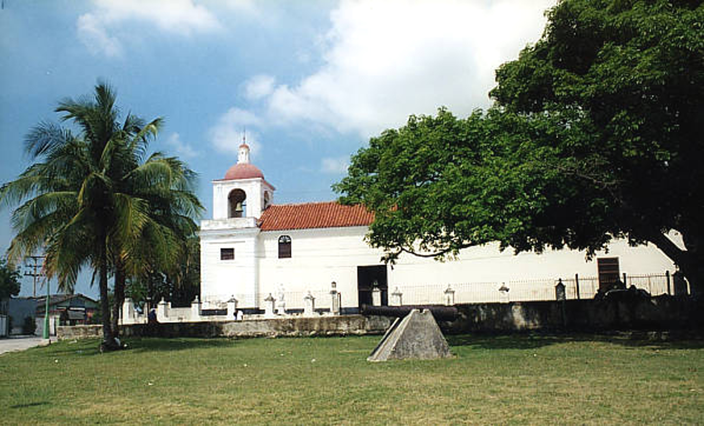 Church of Our Lady of Regla. General view of the church . Photo: Nilson Acosta