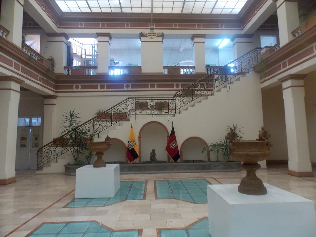 . Vista interior del Instituto Nacional de Patrimonio Cultural del Ecuador. 