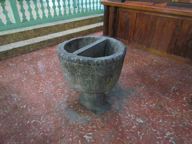 Zacatecoluca. Baptismal Font where Jose Simeon Cañas was baptized. Photo: José Heriberto Erquicia