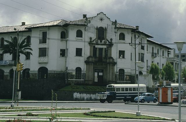 . Foto histórica: Pontificia  Universidad Católica de Ecuador. 