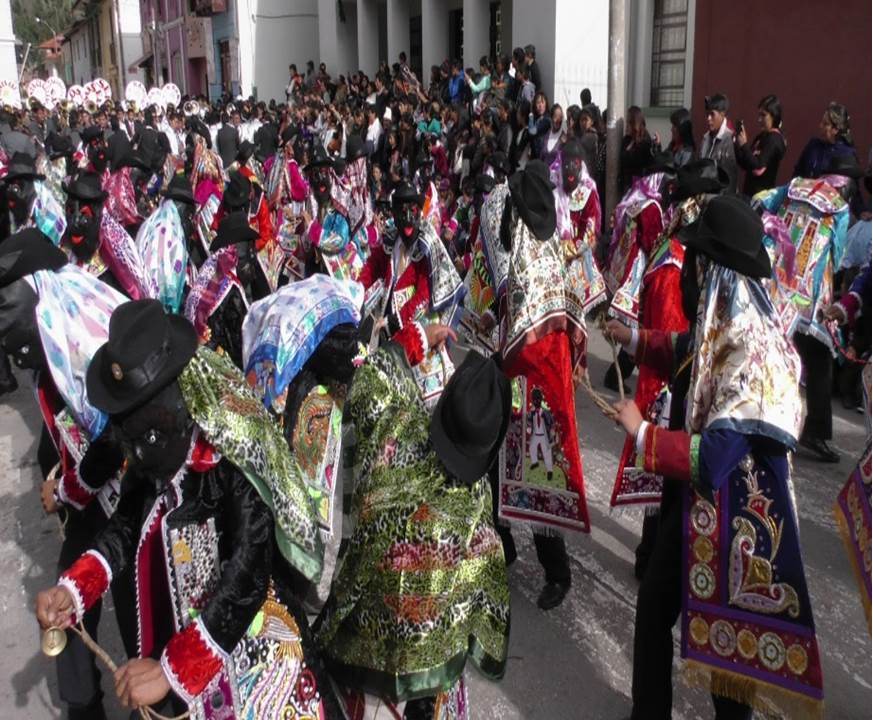 Danza de los Negritos, en toda la serranía del país. Negrería de Acobamba, provincia de Tarma, departamento de Junín. Fotografía aportada por Juan Carlos La Serna